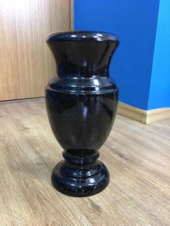 Ваза гранитная 02