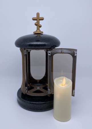 Ваза гранитная 10