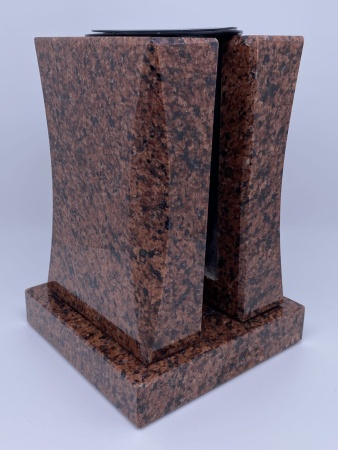 Ваза гранитная 08