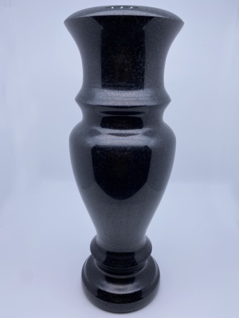 Ваза гранитная 09