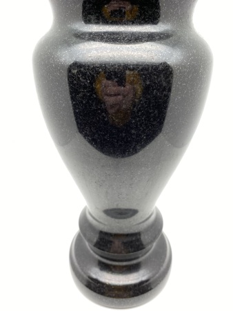 Ваза гранитная 09