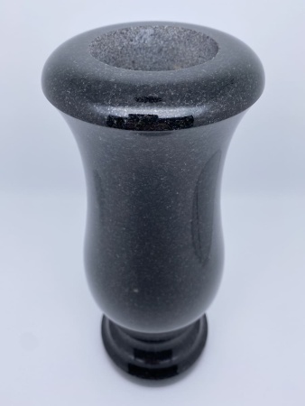 Ваза гранитная 01