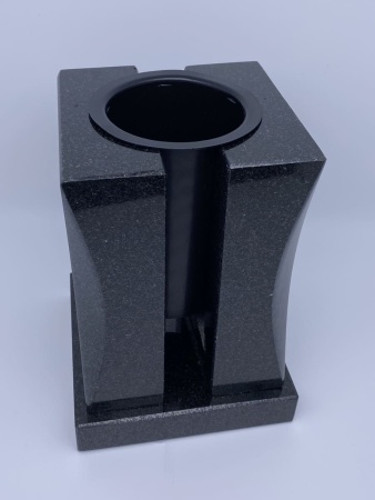 Ваза гранитная 04