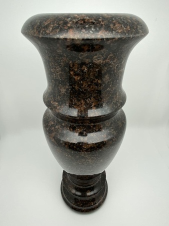 Ваза гранитная 12